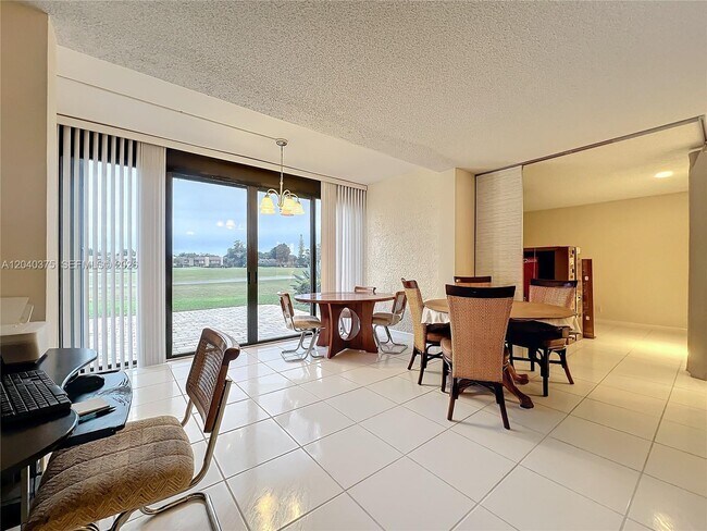 Building Photo - 4545 Luxemburg Ct