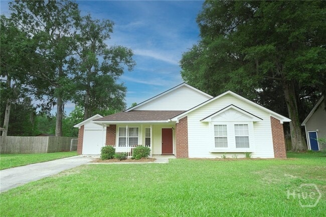 Primary Photo - 102 Whippoorwill Ln E