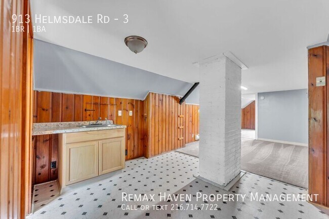 Building Photo - 913 Helmsdale Rd