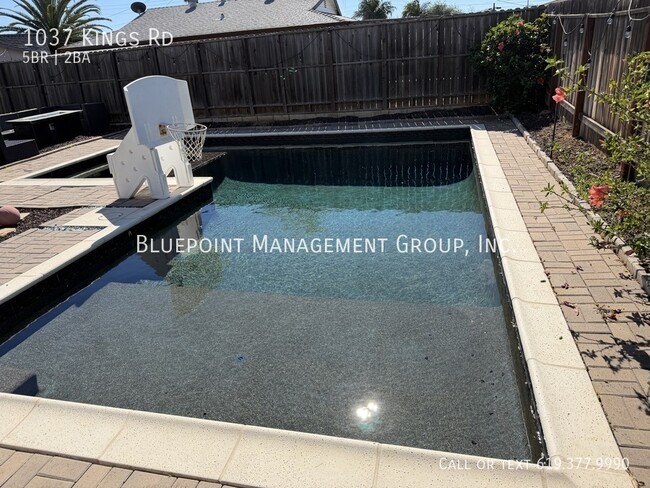 Building Photo - 1037 Kings Rd