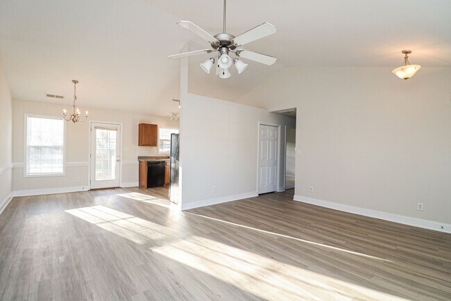 Building Photo - (Coming Soon) Charming 3 Bedroom Ranch in ...