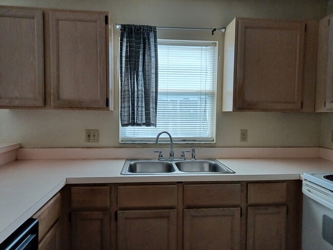 Building Photo - 464 Short Pine Cir