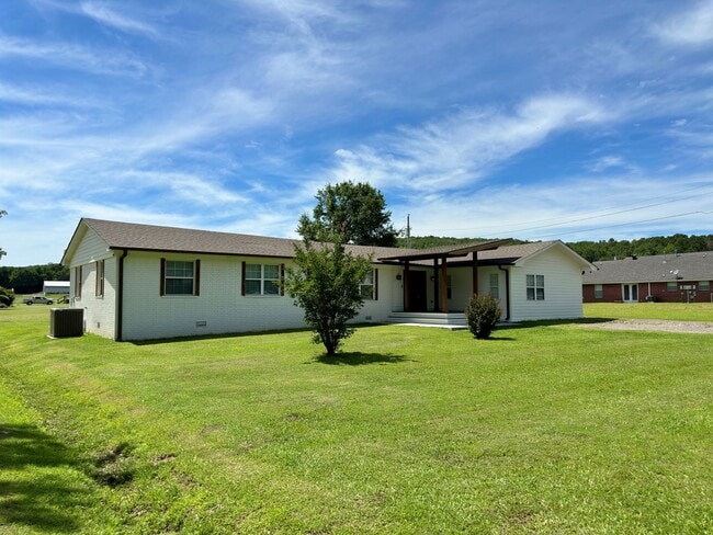 Building Photo - Beautiful 4 Bed / 2.5 Bath Home in Greenwood