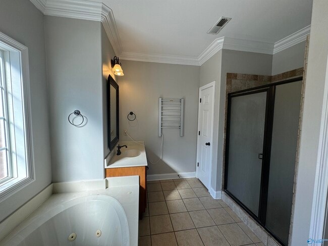 Building Photo - 126 Bilton Dr