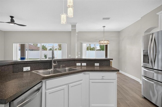 Building Photo - 37 Burnside Dr