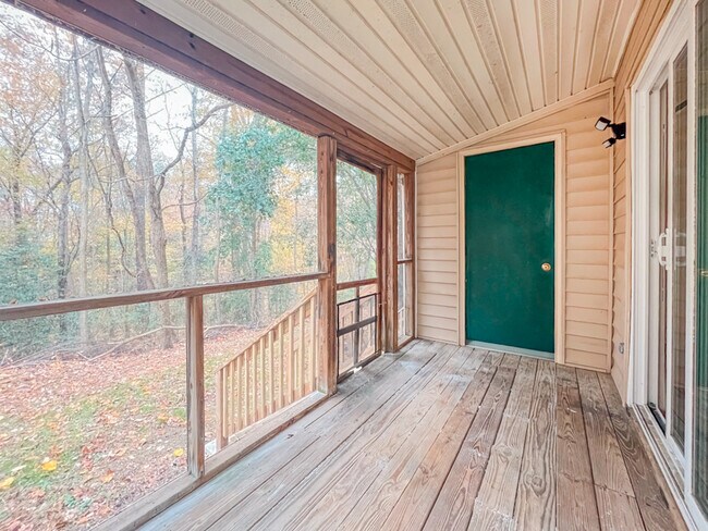 Building Photo - 26 Fox Hill Dr