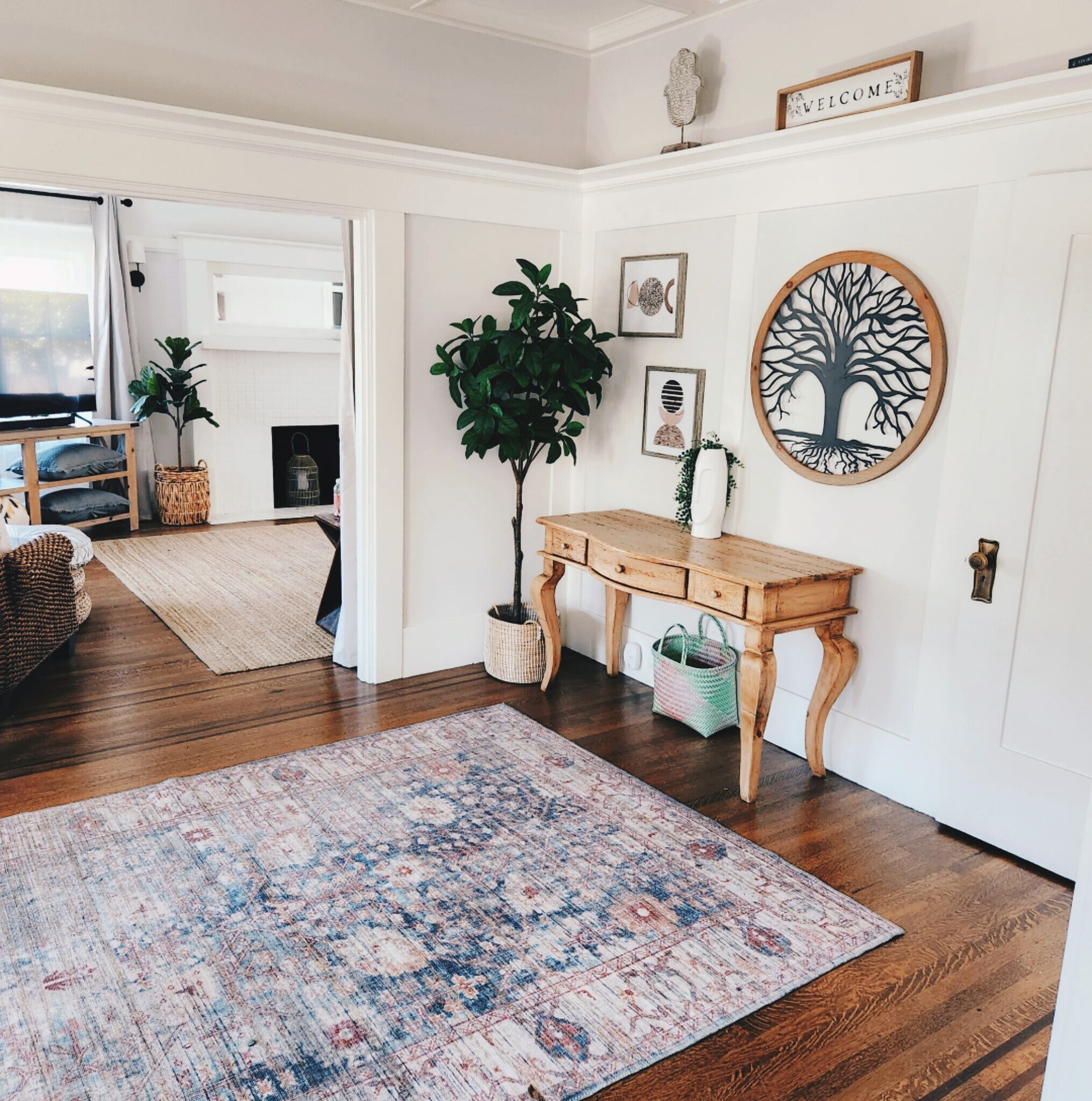 Entry - 459 Boulevard Way