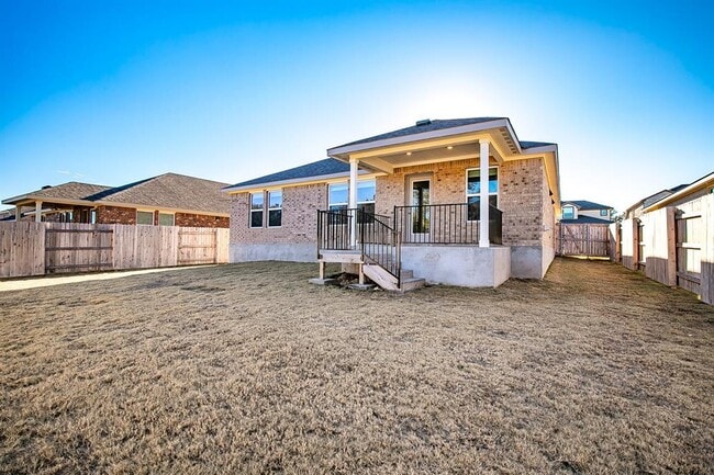 Building Photo - 1601 Longhorn Ranch Dr