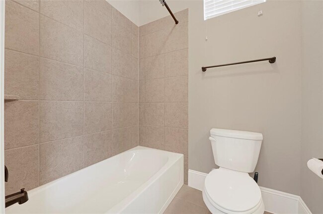 Building Photo - 1211 Edwinstowe Trl