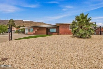 Building Photo - 4236 Buckingham Dr