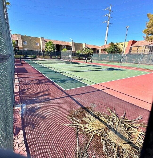 Building Photo - 2 BEDROOM 2 BATH FULLY REMODELED CONDO IN ...