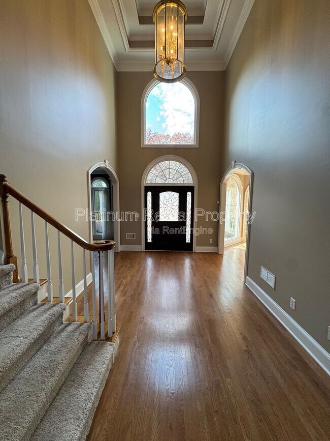 Building Photo - 425 Water Shadow Ln