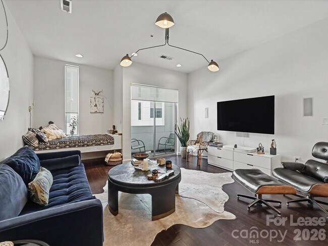 Building Photo - 341 Viburnum Way Ct