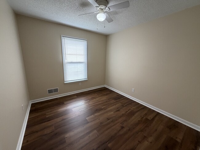 Building Photo - 2291 Plum Run Rd