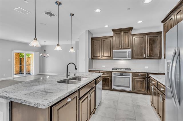 Building Photo - 1241 Wiltshire Dr