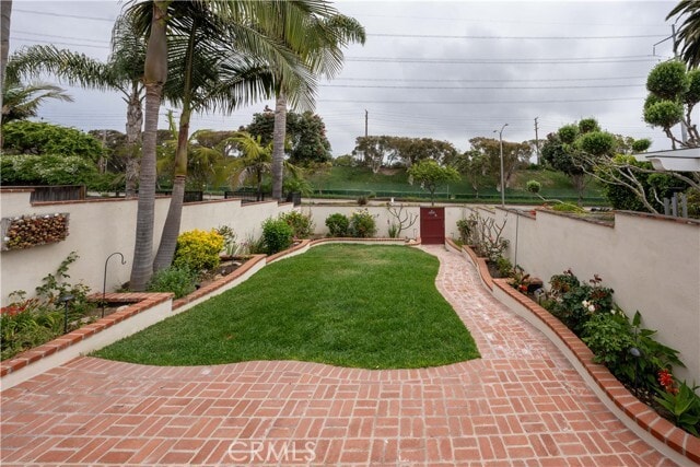 Building Photo - 732 Rosecrans Ave