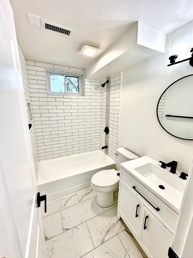 Building Photo - 345 Harvard Dr