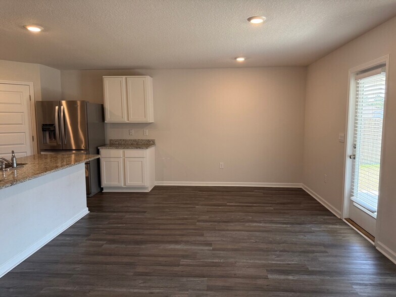 Building Photo - 904 Sandbar Loop