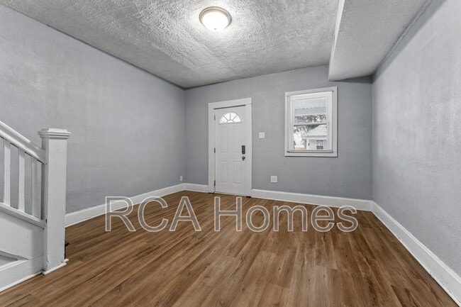 Building Photo - 1535 Draper St