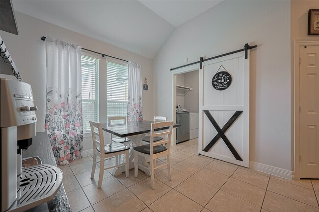 Building Photo - 4227 Lodge Ranch Ct