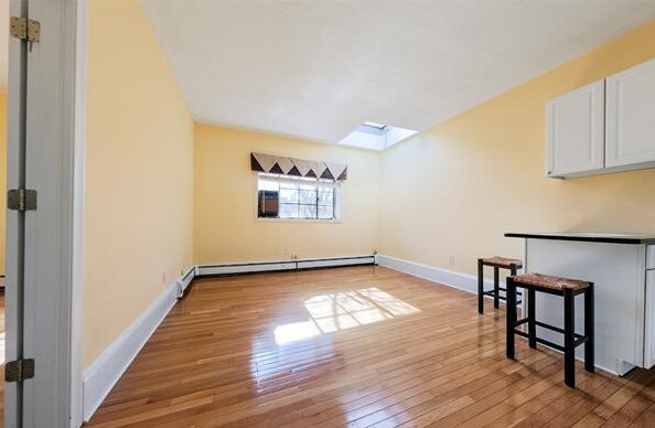 Building Photo - 511 Beacon St