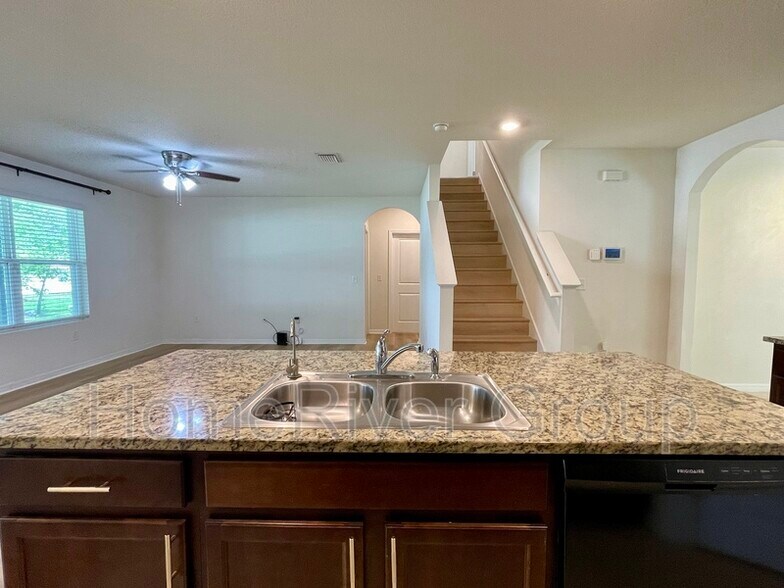Building Photo - 9232 Watolla Dr