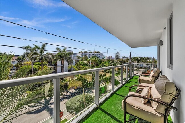 Building Photo - 9901 E Bay Harbor Dr