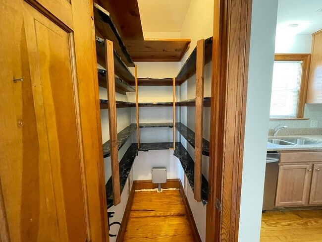 Building Photo - 2216 Baltic Ave