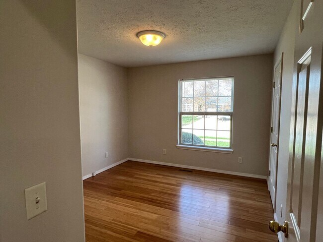 Building Photo - 3 Bed / 2 Bath in the Heart of Nixa