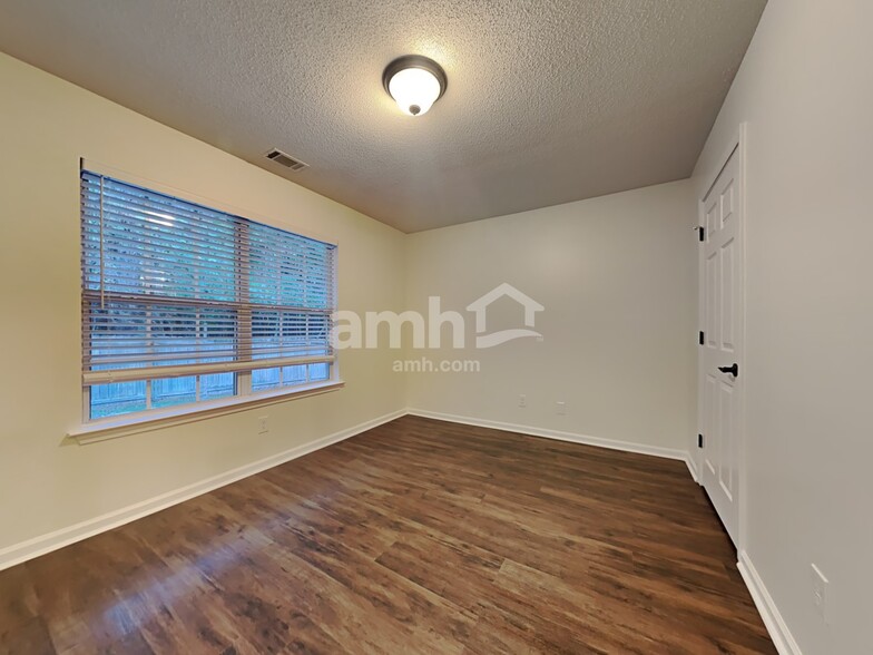 Building Photo - 118 Golden Gate Dr