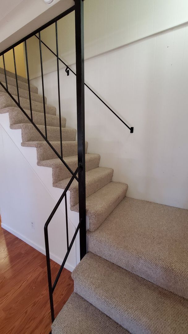 Building Photo - LONG-TERM RENTAL: Great Cedar Flat Home wi...