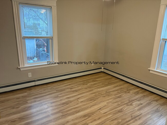 Building Photo - 161 Farm St