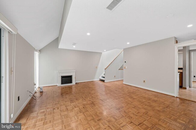 Building Photo - 2302 Wineberry Terrace