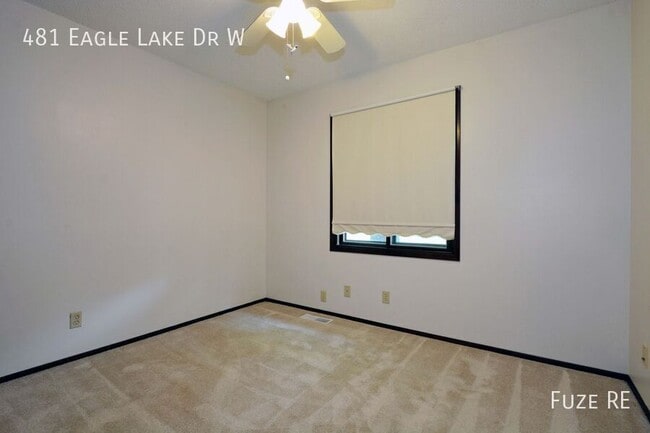 Building Photo - 481 W Eagle Lake Dr