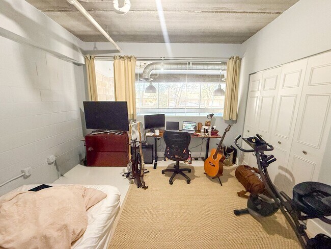 Building Photo - Lofts Oasis #117