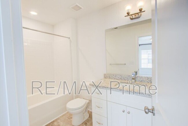 Building Photo - 2413 Trafton Pl