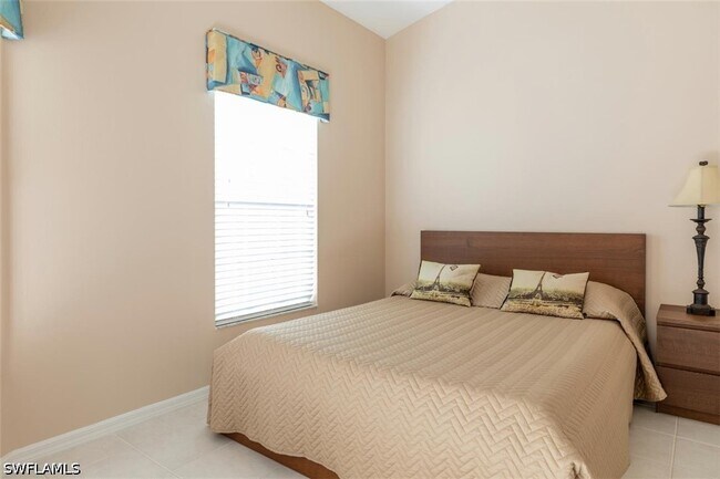 Building Photo - 7030 Lone Oak Blvd