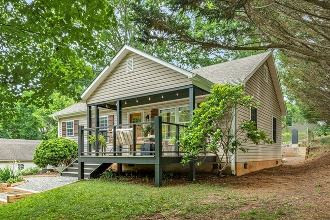 Building Photo - 52 Shady Oak Dr