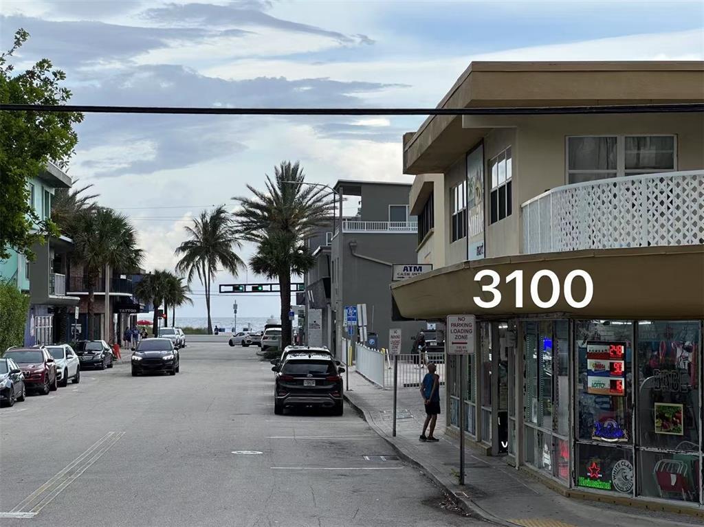 Building Photo - 3100 NE 9th St