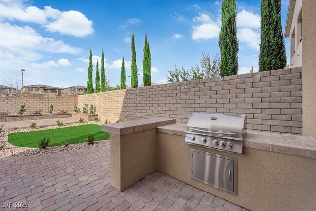 Building Photo - 465 Cabral Peak St