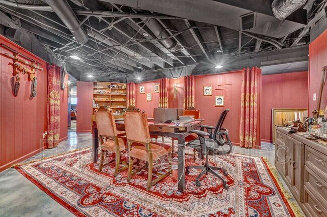 Building Photo - 373 Laredo Dr