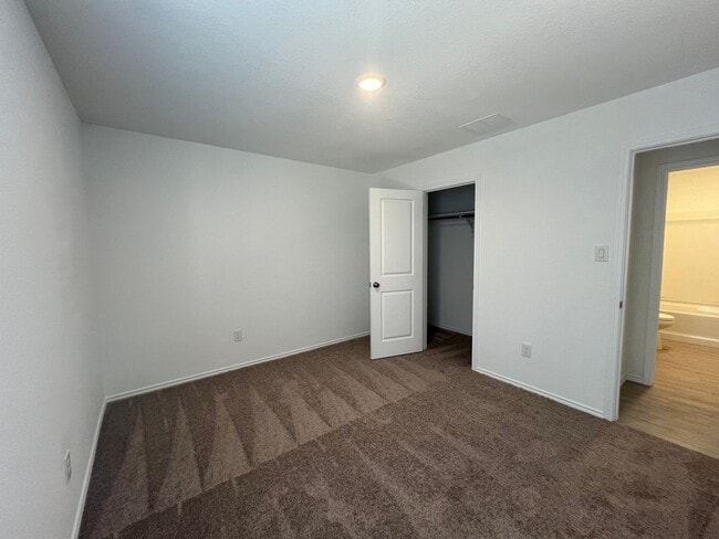 Building Photo - Charming 3/2 Home in Navarro Ranch