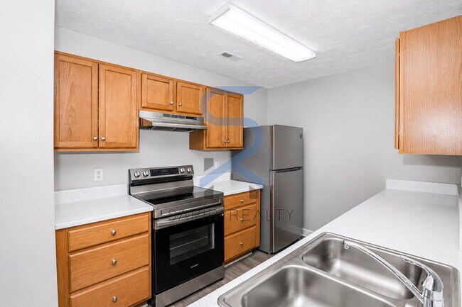 Building Photo - Prime Community Living – 2BR/2.5BA in Covington Station