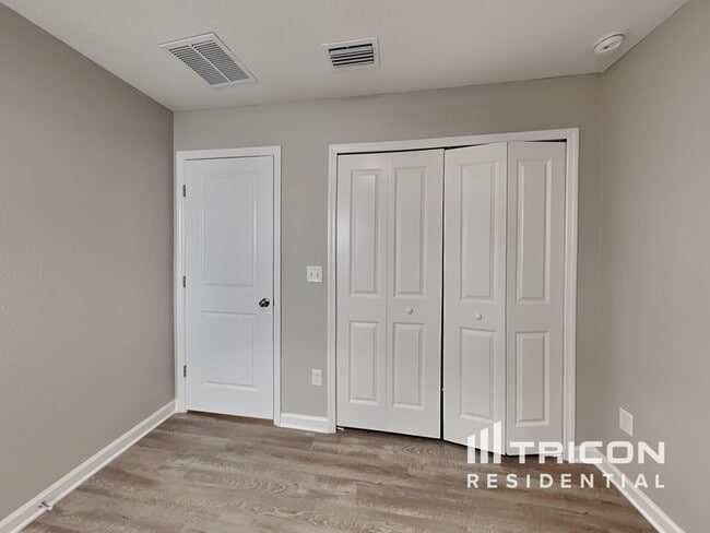 Building Photo - 470 Chandler Dr