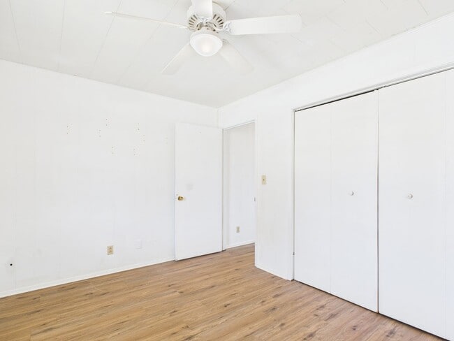 Building Photo - Unit 8