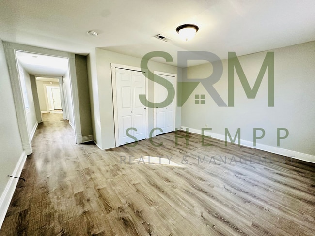 Building Photo - Spacious 2-3 bedroom home in Park Hill- Section 8 accepted