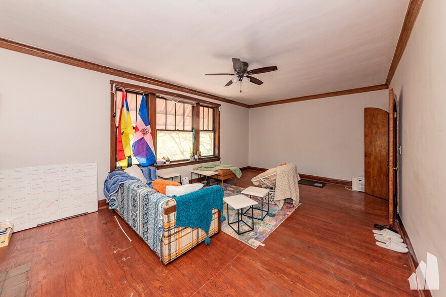 Building Photo - 3310 W Armitage Ave