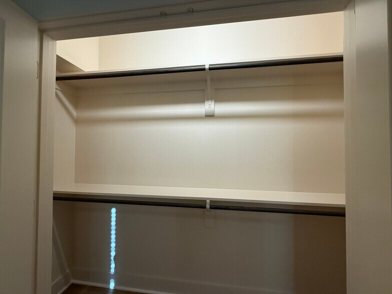 Building Photo - 207 Railroad Ave