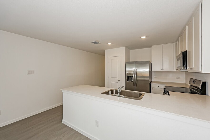 Building Photo - 122 Willow Wy