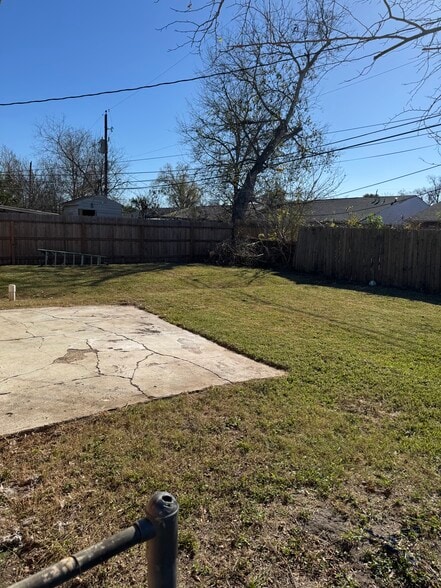 Building Photo - 3803 Westhampton Dr